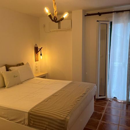 Astrio Suites Ливадион Экстерьер фото